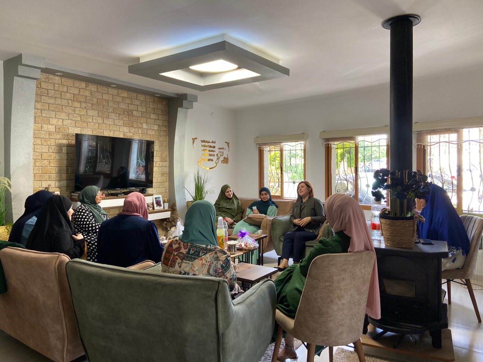 0f8ee802-be54-4259-916b-87e1fd1dd514